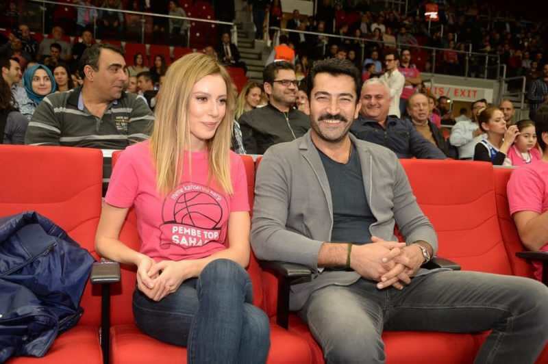 Iz ružičaste košarice kojoj su prisustvovali Sinem Kobal i njegova supruga Kenan Imirzalıoğlu 