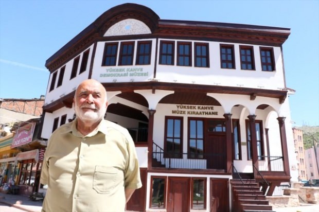 Tokatova stoljetna kavana pretvorena je u 'Muzej demokracije'