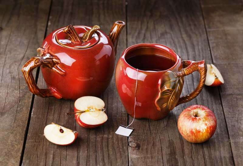Čaj od jabuke napravljen od kora jabuka je korisniji.