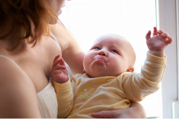 Što je odbacivanje dojke? Zašto bebe ne žele sisati?