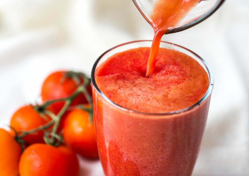 čaša soka od rajčice uklanja upale u tijelu