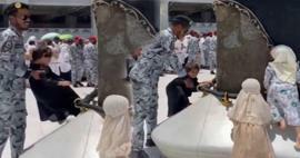 Čuvar Masjid al-Harama stigao je u pomoć! Dok mali kandidati za hadžije pokušavaju dotaknuti Kabu...