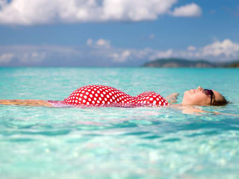 Plivanje položaja i koristi tijekom trudnoće! Je li moguće plivati ​​u moru ili termalnom bazenu dok ste trudni?