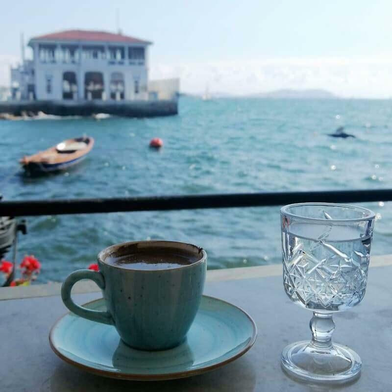 Uživanje u turskoj kavi Gardens Of Garbo 