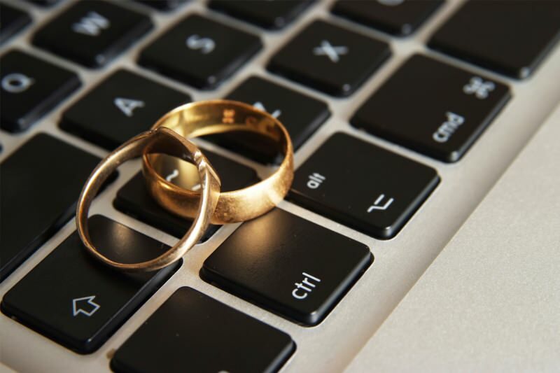 Je li internetski brak dopušten? Ulazak u brak upoznavanjem na mreži