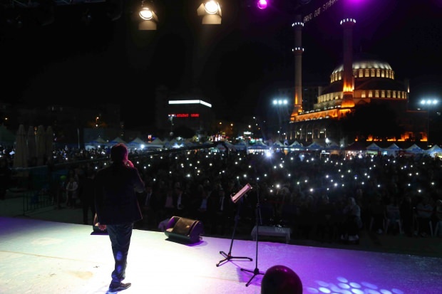 Bosanski umjetnik Zeyd Şoto i Eşref Ziya Terzi održali su koncert u Bağcılaru 