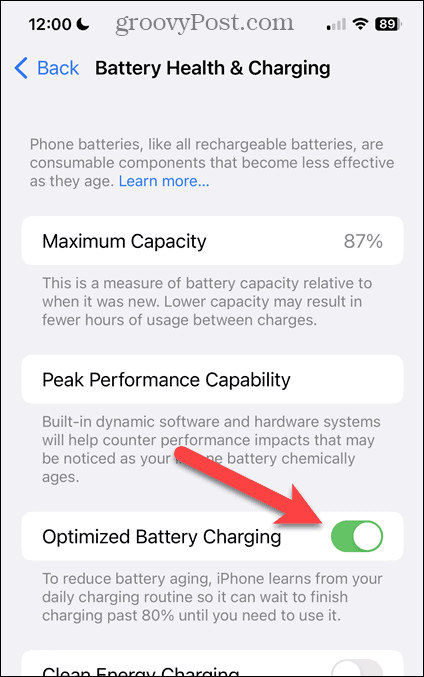 Omogućite ili onemogućite Optimizirano punjenje baterije na zaslonu iPhone stanje baterije i punjenje