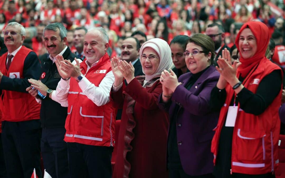Emine Erdoğan govorila je na ceremoniji dodjele međunarodne nagrade za volontiranje Red Vest