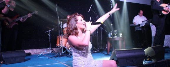 Grčka pjevačica Anastasia Kalogeropoulou nastupila je u TRNC-u, proglašena izdajicom