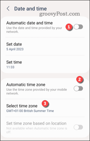 Postavite prilagođenu vremensku zonu na Androidu