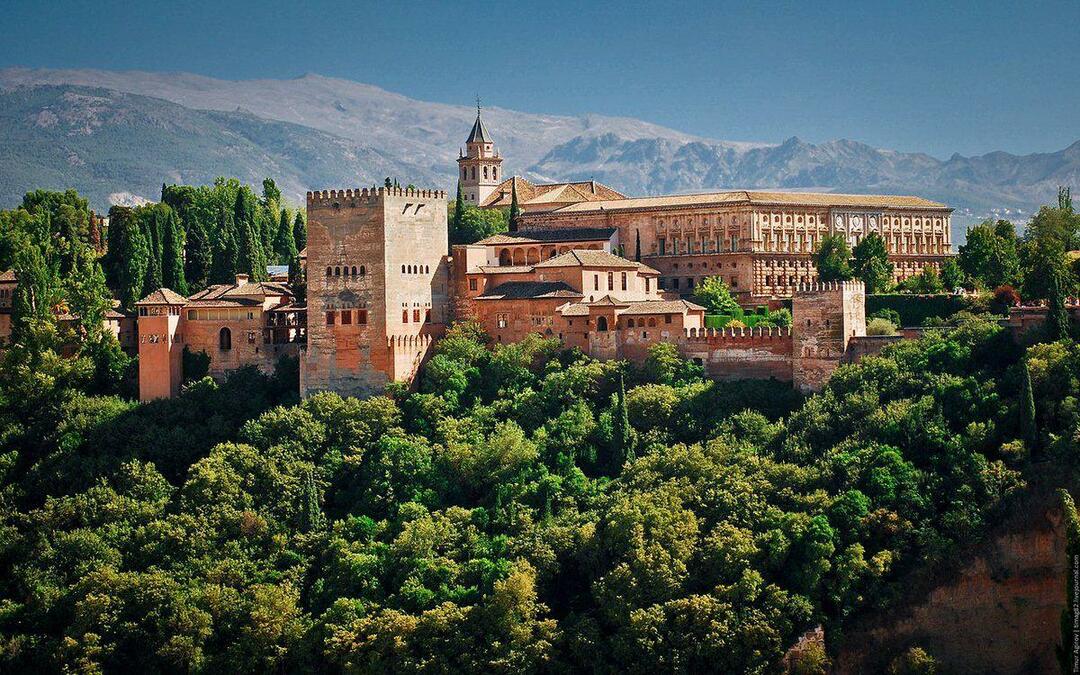 Gdje je palača Alhambra? U kojoj se zemlji nalazi palača Alhambra? Legenda o palači Alhambra