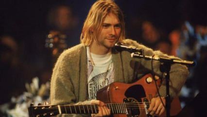 Šest pramenova kose Kurta Cobaina izašlo je na aukciju