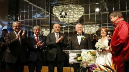 Ministar vanjskih poslova Çavuşoğlu prisustvovao je ceremoniji vjenčanja u Antaliji